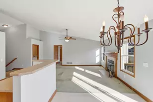 3782 Willowtree Ln, Columbus, OH 43207 - Photo 10