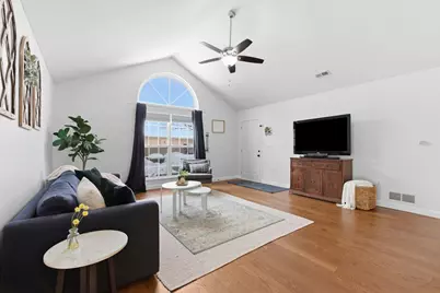 1930 Farmbrook Circle S #8, Grove City, OH 43123 - Photo 6