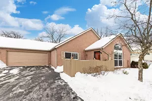 1930 Farmbrook Cir S, Grove City, OH 43123 - Photo 2