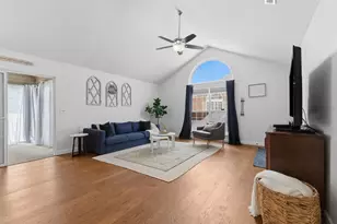 1930 Farmbrook Cir S, Grove City, OH 43123 - Photo 8