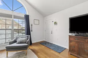 1930 Farmbrook Cir S, Grove City, OH 43123 - Photo 4
