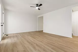 443 Clairbrook Ave, Columbus, OH 43228 - Photo 6