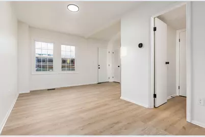 443 Clairbrook Avenue, Columbus, OH 43228 - Photo 8