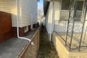 1046 Bellows Ave, Columbus, OH 43223 - Photo 2