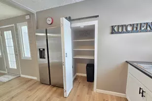 601 Portland Way N, Galion, OH 44833 - Photo 12