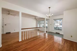 955 Amberly Pl, Columbus, OH 43220 - Photo 10