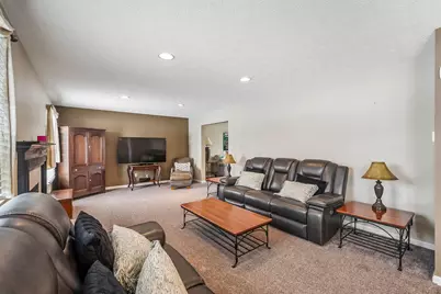 161 Chestnut Estates Drive, Commercial Point, OH 43116 - Photo 8