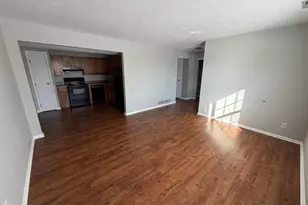 7887 Thornfield Ln, Columbus, OH 43235 - Photo 4