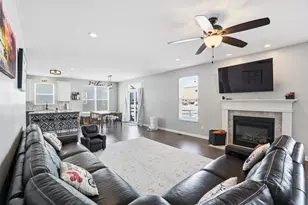 190 Rosewood Loop SW, Commercial Point, OH 43116 - Photo 8