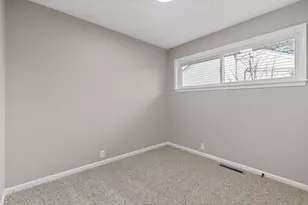 2100 Ferris Rd, Columbus, OH 43224 - Photo 14