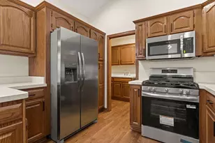 2665 Vi-Lilly Cir W, Grove City, OH 43123 - Photo 12