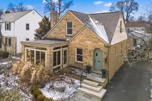 271 S Cassingham Rd, Bexley, OH 43209 - Photo 2