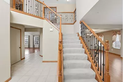 5660 Newington Drive, Hilliard, OH 43026 - Photo 2