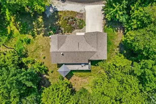 972 Sauk Ln, Hide A Way Hills, OH 43107 - Photo 4