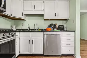 621 Simbury St, Columbus, OH 43228 - Photo 6