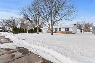 780 Wooddale Dr, Urbana, OH 43078 - Photo 2