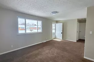 2144 Toni St, Columbus, OH 43219 - Photo 6