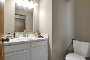 2700 Raphael Dr, Columbus, OH 43232 - Photo 18