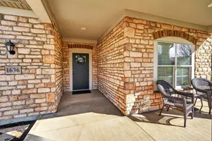 1636 Waterside Dr, Circleville, OH 43113 - Photo 6