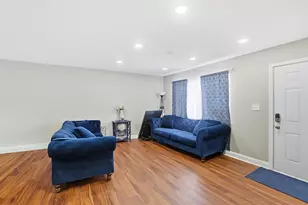 1973 Dunning Rd, Columbus, OH 43219 - Photo 4