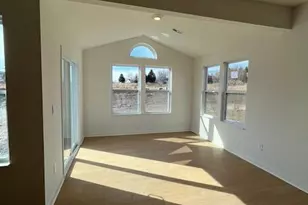 326 White Pines Dr, Bellefontaine, OH 43311 - Photo 10