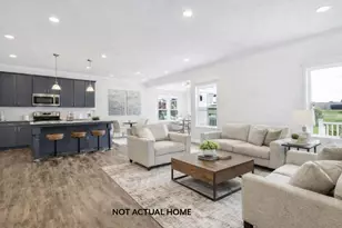 326 White Pines Dr, Bellefontaine, OH 43311 - Photo 2