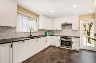 2674 Woodstock Rd, Upper Arlington, OH 43221 - Photo 12