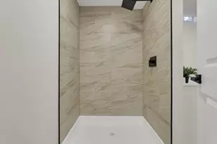 180 N Harding Rd, Columbus, OH 43209 - Photo 26