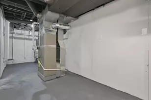 180 N Harding Rd, Columbus, OH 43209 - Photo 30