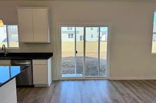 328 Honeysuckle St, South Bloomfield, OH 43103 - Photo 6