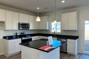 328 Honeysuckle St, South Bloomfield, OH 43103 - Photo 2