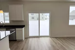 328 Honeysuckle St, South Bloomfield, OH 43103 - Photo 6