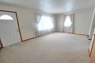 310 Grant St, Galion, OH 44833 - Photo 8