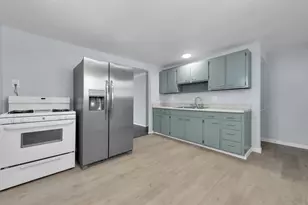 3866 Eakin Rd, Columbus, OH 43228 - Photo 10