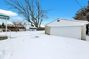 3866 Eakin Rd, Columbus, OH 43228 - Photo 28