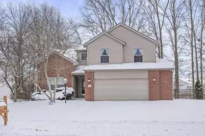 657 Norfolk Square S, Pickerington, OH 43147 - Photo 1