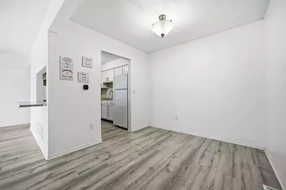 5258 Captains Court #E, Columbus, OH 43220 - Photo 12