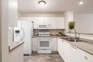 1053 Watkins Glen Ct, Marysville, OH 43040 - Photo 2
