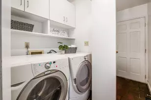 1379 La Rochelle Dr, Columbus, OH 43221 - Photo 10