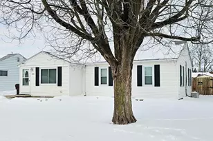 438 Warren Ave, Washington Court House, OH 43160 - Photo 2