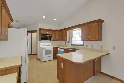 655 W Thrush Avenue, Crestline, OH 44827 - Photo 12