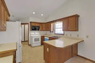 655 W Thrush Ave, Crestline, OH 44827 - Photo 12