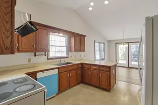 655 W Thrush Ave, Crestline, OH 44827 - Photo 10