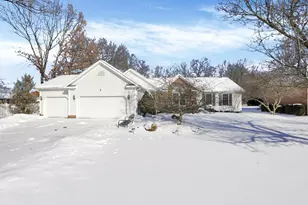 655 W Thrush Ave, Crestline, OH 44827 - Photo 2