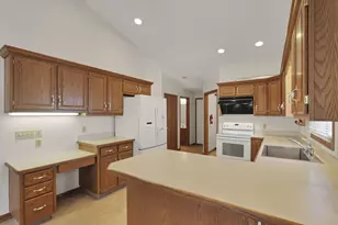 655 W Thrush Ave, Crestline, OH 44827 - Photo 12