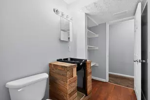 1805 E 26th Ave, Columbus, OH 43219 - Photo 16