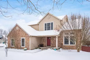 1195 Village Dr, Marysville, OH 43040 - Photo 2