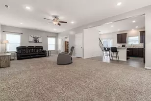 1603 Lewes Castle Dr, Grove City, OH 43123 - Photo 6