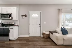 818 W 8th St, Marysville, OH 43040 - Photo 4