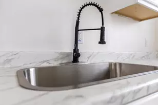 814 Miriam Dr W, Columbus, OH 43204 - Photo 12